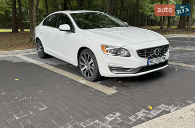 Седан Volvo S60 2017 в 