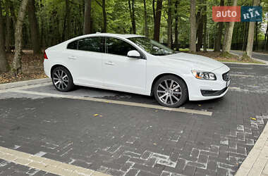Седан Volvo S60 2017 в 