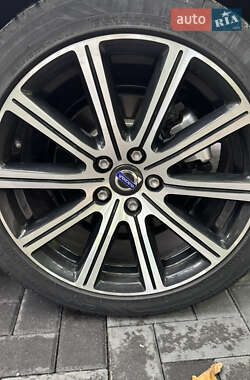 Седан Volvo S60 2017 в 