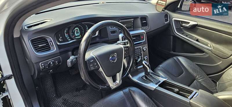 Седан Volvo S60 2013 в Киеве фото 10 Седан Volvo S60 2013 в Киеве