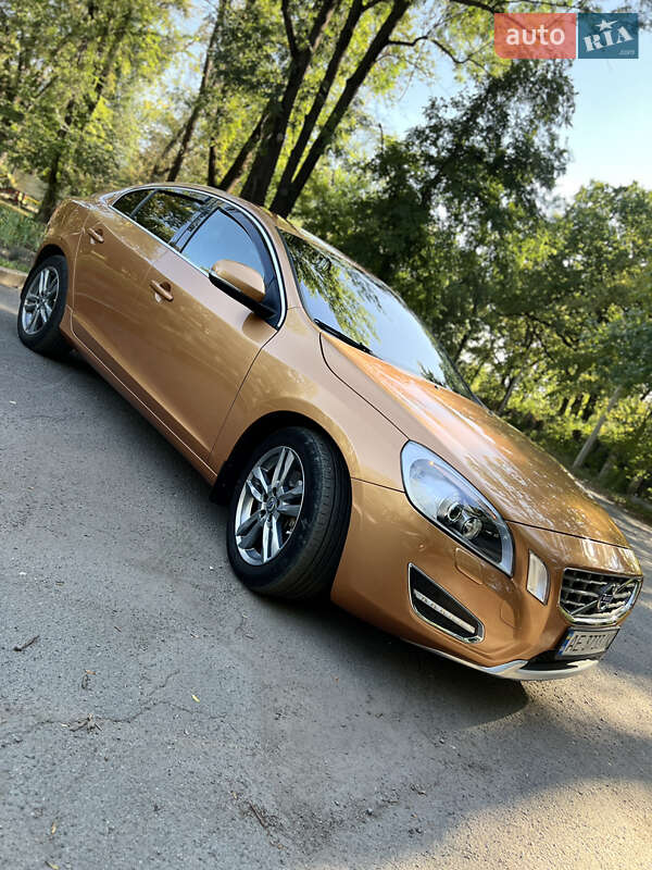 Седан Volvo S60 2012 в Кривому Розі