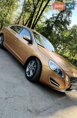 Седан Volvo S60 2012 в 