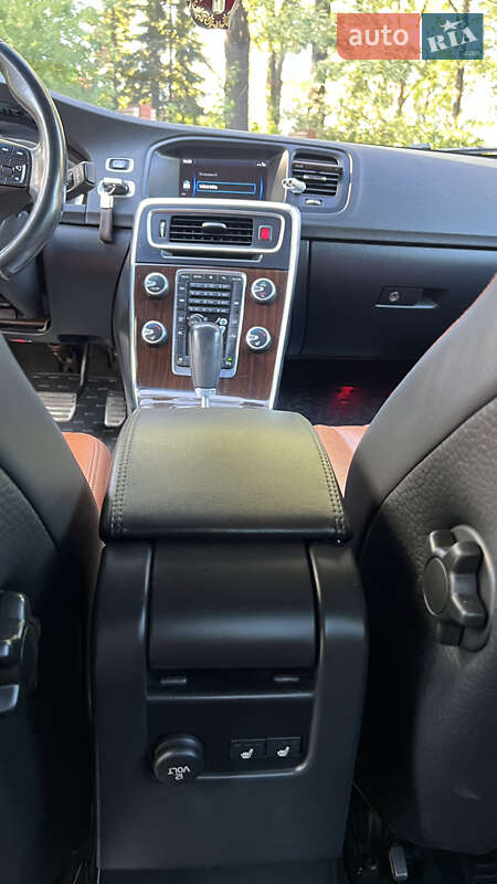 Седан Volvo S60 2012 в Кривому Розі