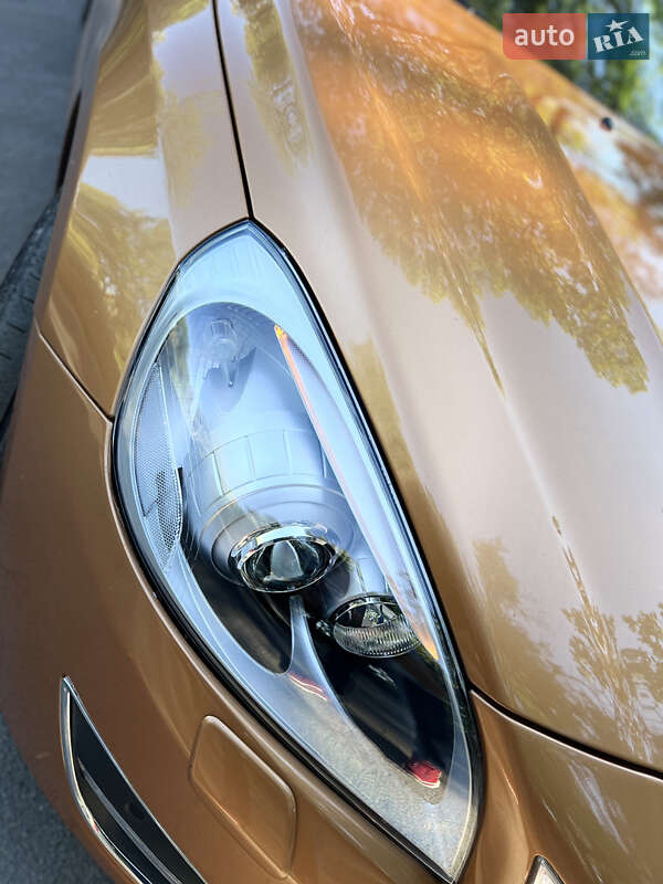 Седан Volvo S60 2012 в Кривому Розі