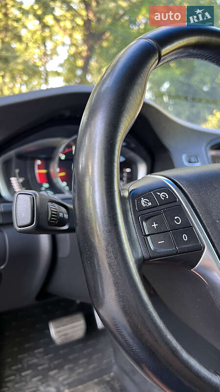 Седан Volvo S60 2012 в Кривому Розі