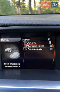 Седан Volvo S60 2012 в 
