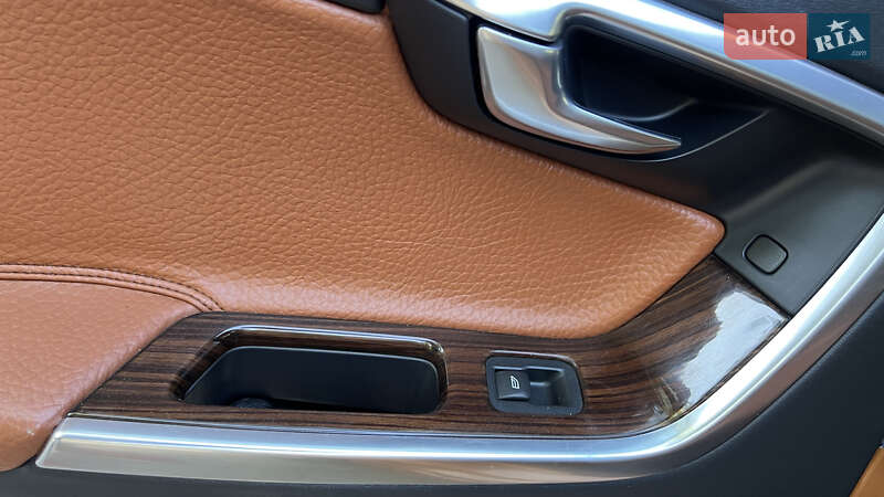 Седан Volvo S60 2012 в Кривому Розі