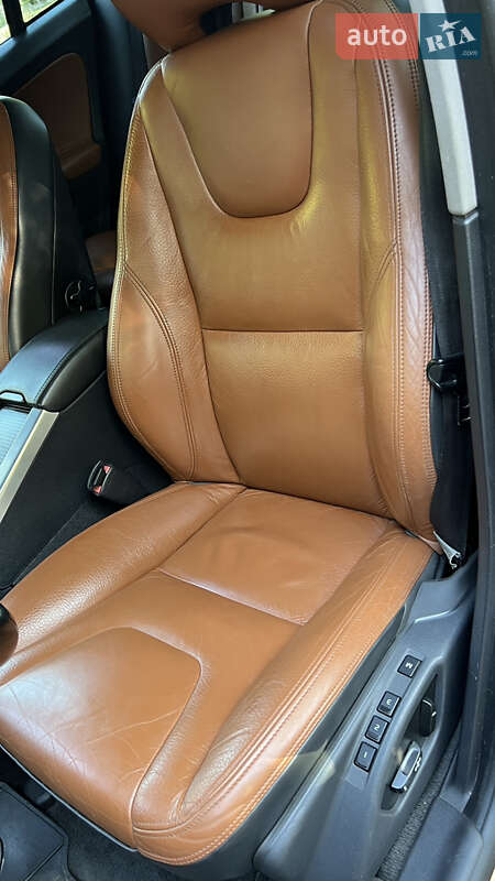 Седан Volvo S60 2012 в Кривому Розі