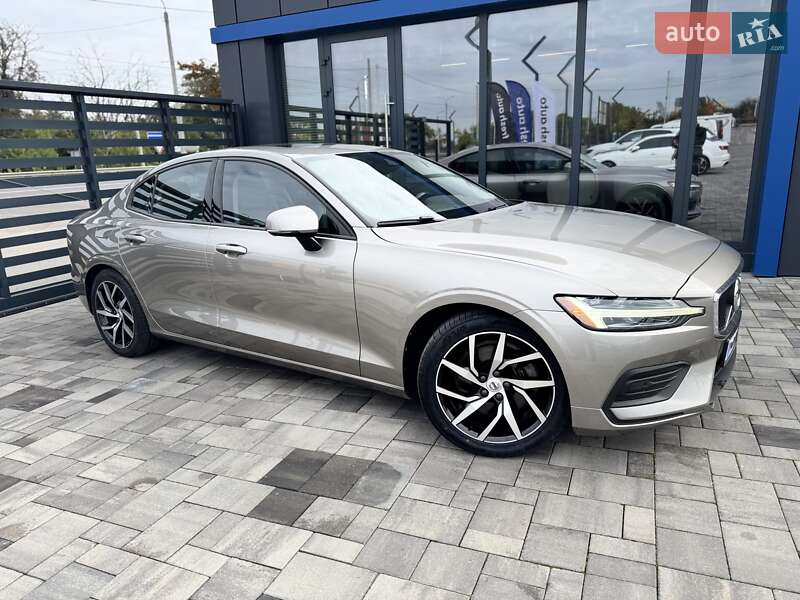 Седан Volvo S60 2019 в Ровно