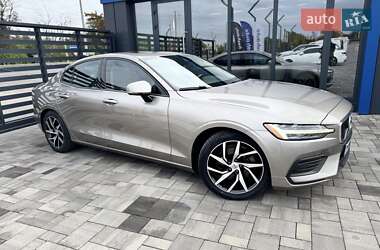 Седан Volvo S60 2019 в 