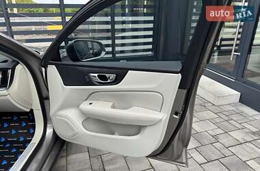 Седан Volvo S60 2019 в 
