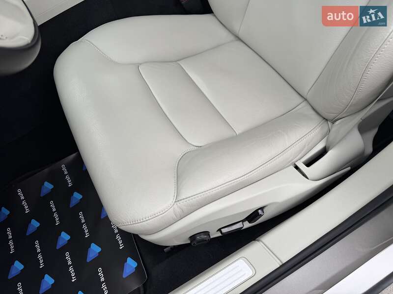 Седан Volvo S60 2019 в Ровно