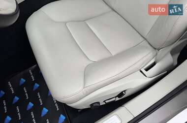 Седан Volvo S60 2019 в 