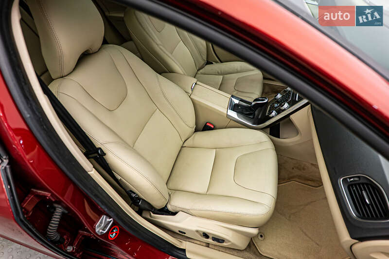 Седан Volvo S60 2014 в Киеве фото 20 Седан Volvo S60 2014 в Киеве