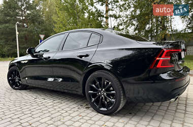 Седан Volvo S60 2021 в 