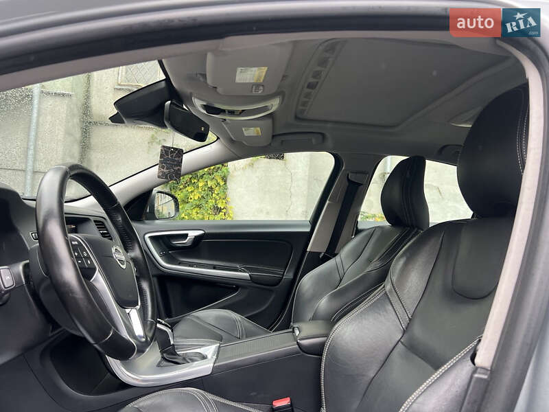 Седан Volvo S60 2017 в Рівному