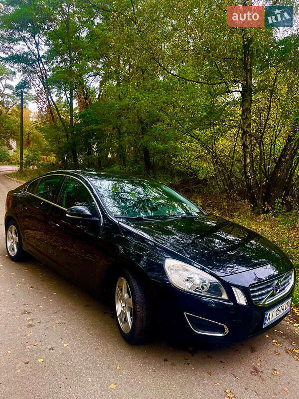 Седан Volvo S60 2012 в Чернигове