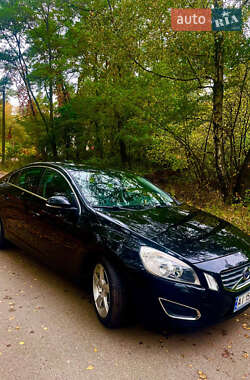 Седан Volvo S60 2012 в  фото 5 Седан Volvo S60 2012 в