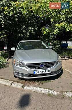 Седан Volvo S60 2015 в 