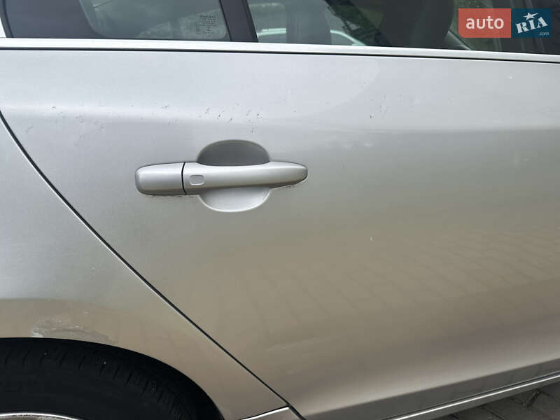 Седан Volvo S60 2013 в Киеве