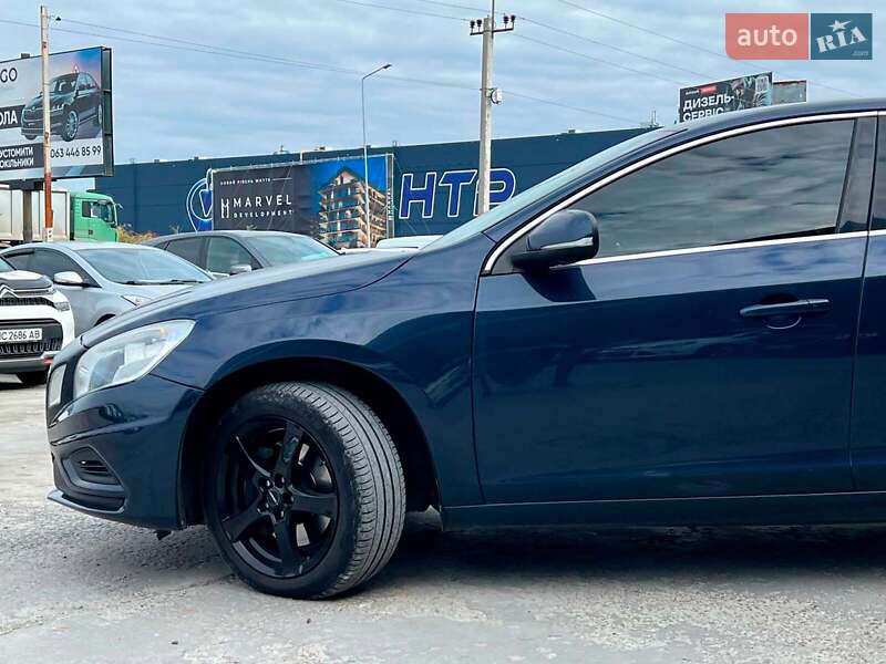 Седан Volvo S60 2012 в Львове