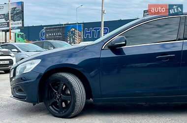 Седан Volvo S60 2012 в 