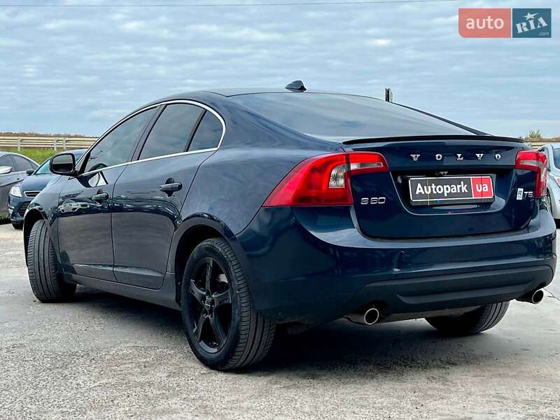 Седан Volvo S60 2012 в Львове