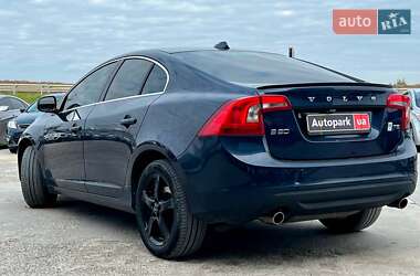 Седан Volvo S60 2012 в 