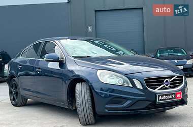 Седан Volvo S60 2012 в 