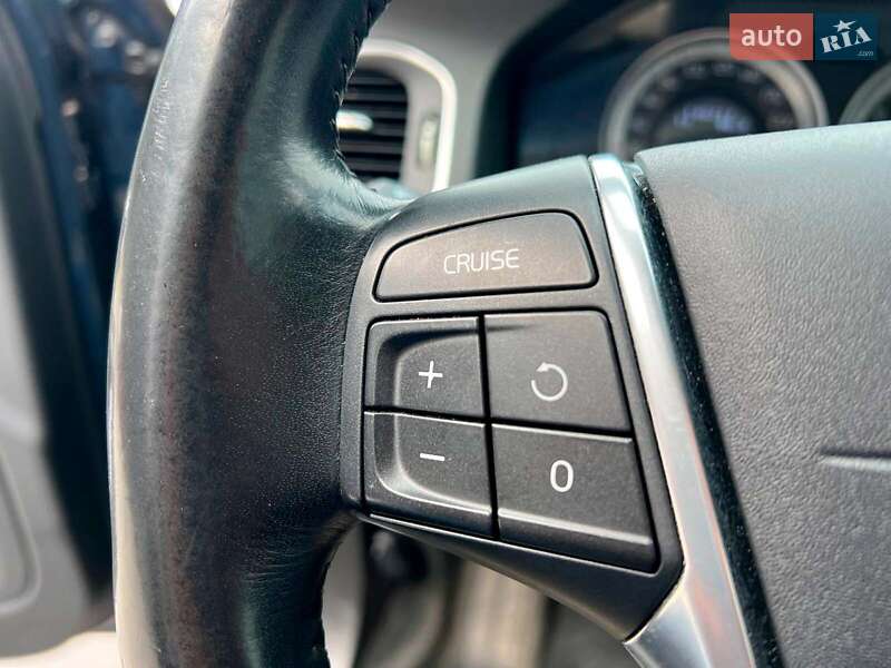 Седан Volvo S60 2012 в Львове