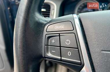 Седан Volvo S60 2012 в 