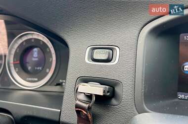 Седан Volvo S60 2012 в 