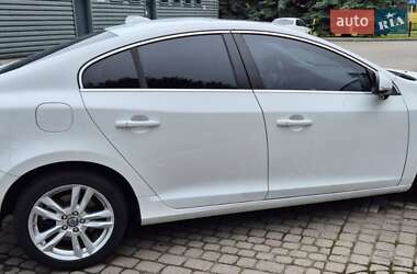Седан Volvo S60 2012 в 