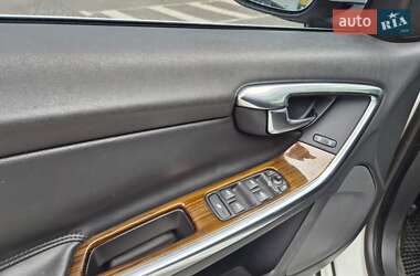 Седан Volvo S60 2012 в 