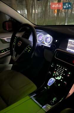 Седан Volvo S60 2012 в 