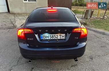 Седан Volvo S60 2012 в 