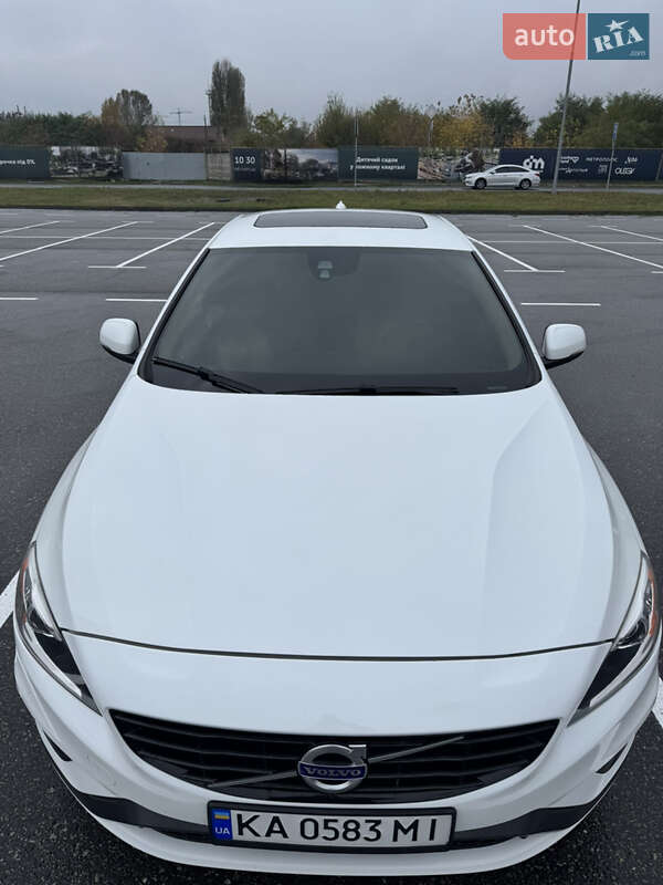 Седан Volvo S60 2016 в Києві