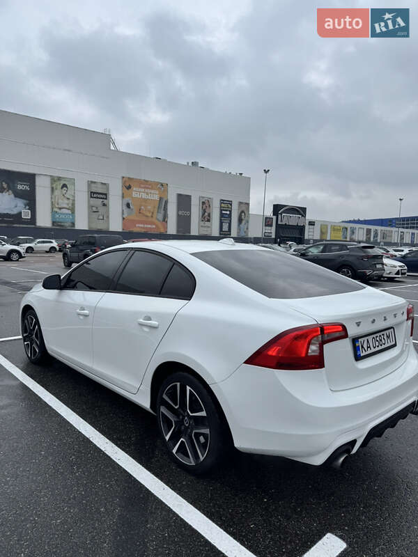 Седан Volvo S60 2016 в Києві
