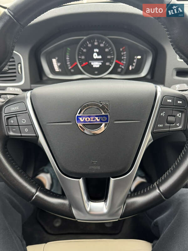 Седан Volvo S60 2016 в Києві