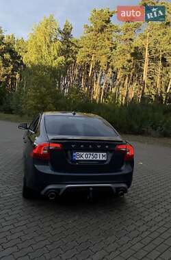 Седан Volvo S60 2014 в 