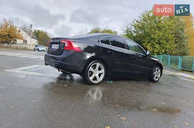 Седан Volvo S60 2011 в  фото 4 Седан Volvo S60 2011 в