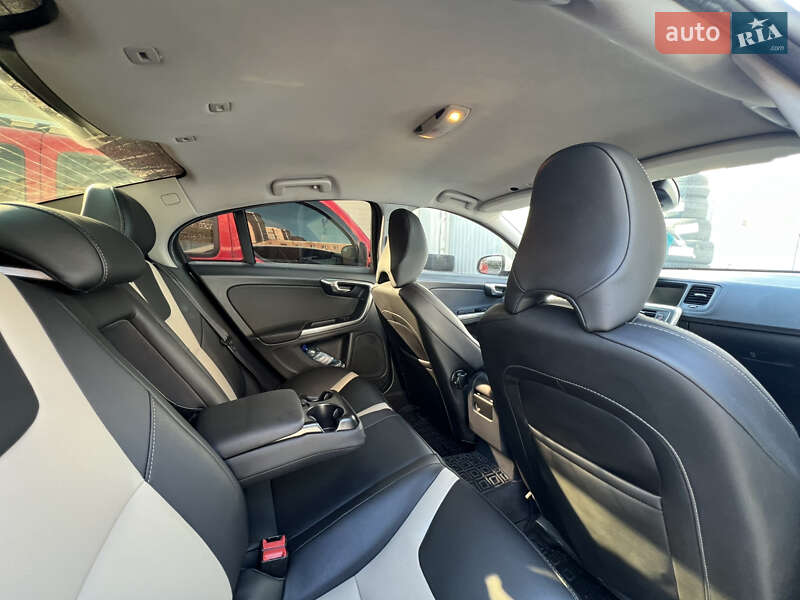 Седан Volvo S60 2013 в Києві фото 30 Седан Volvo S60 2013 в Києві
