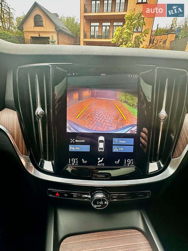 Седан Volvo S60 2019 в Києві фото 15 Седан Volvo S60 2019 в Києві