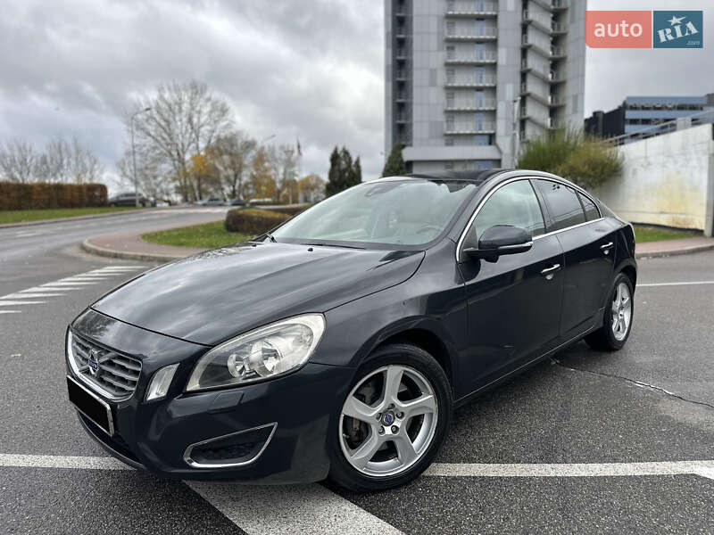 Седан Volvo S60 2012 в Киеве фото 3 Седан Volvo S60 2012 в Киеве
