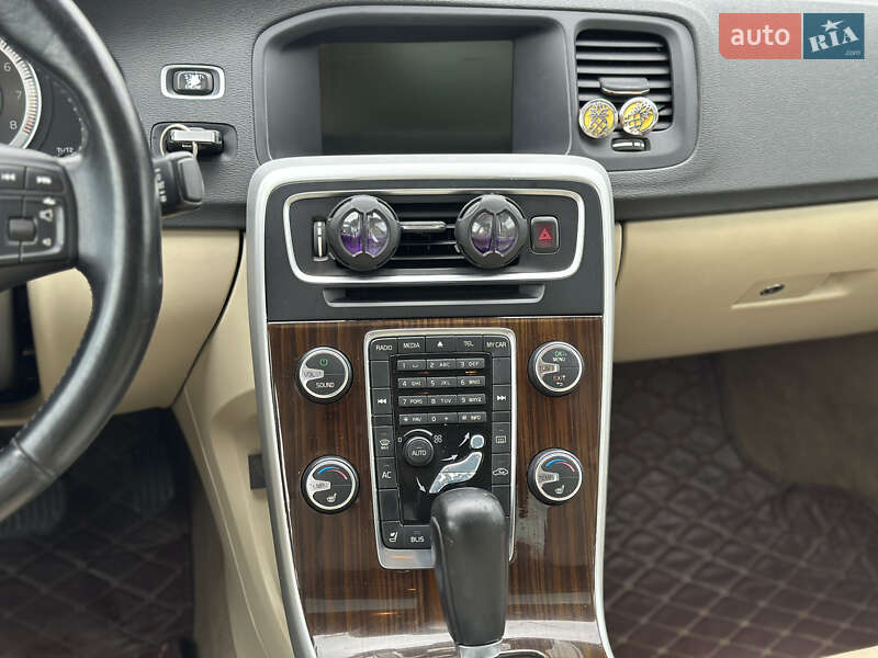 Седан Volvo S60 2012 в Киеве фото 31 Седан Volvo S60 2012 в Киеве