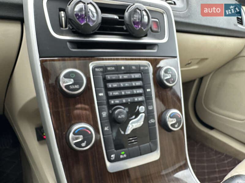 Седан Volvo S60 2012 в Киеве фото 33 Седан Volvo S60 2012 в Киеве