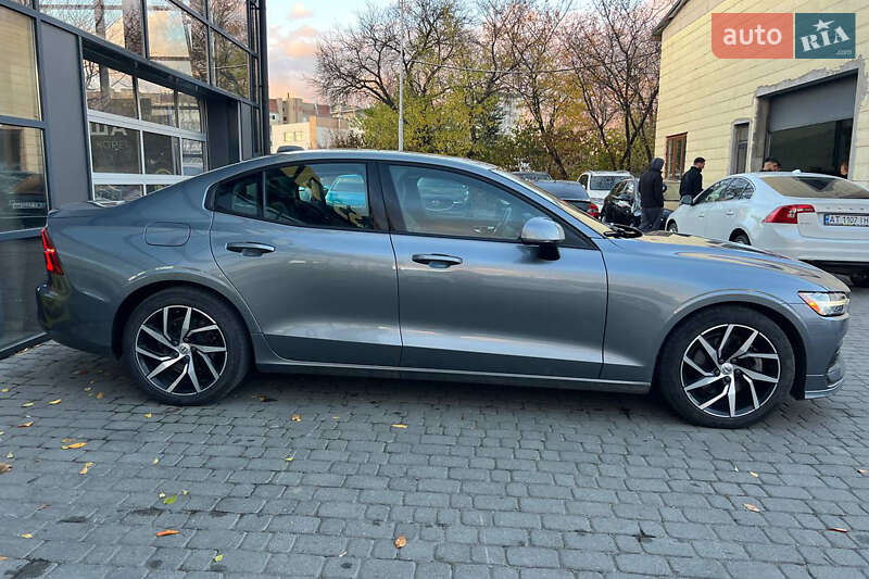 Седан Volvo S60 2019 в Івано-Франківську