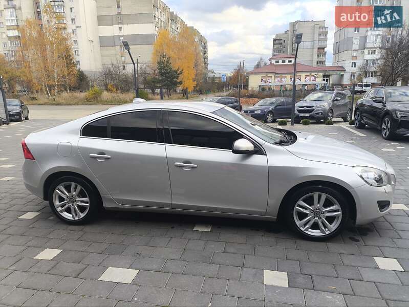 Седан Volvo S60 2011 в Трускавці