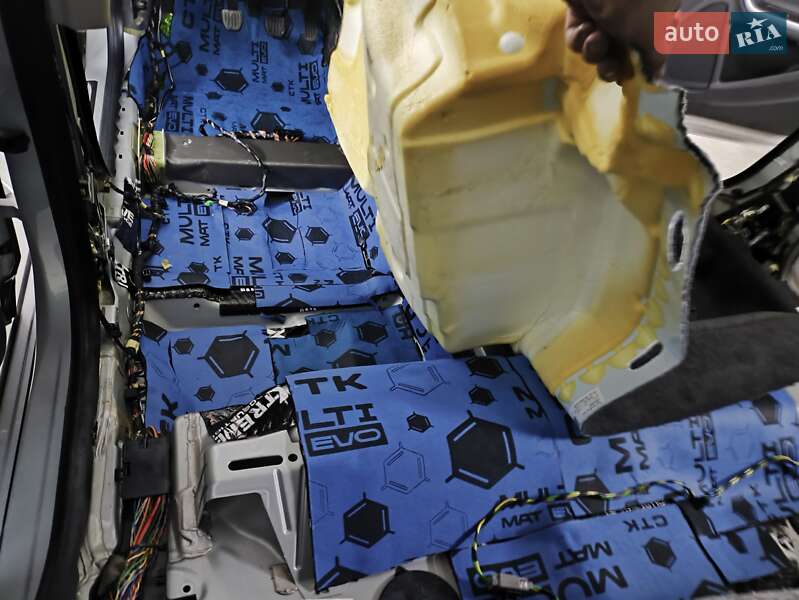 Седан Volvo S60 2011 в Трускавці