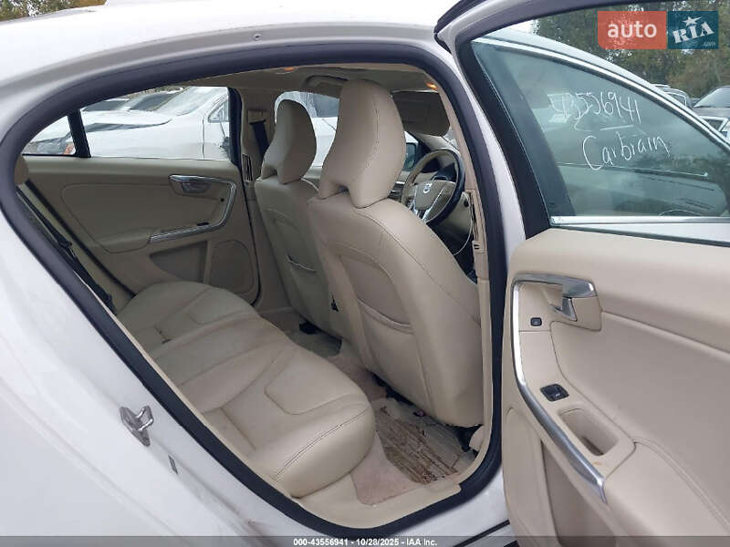 Седан Volvo S60 2015 в Києві фото 7 Седан Volvo S60 2015 в Києві
